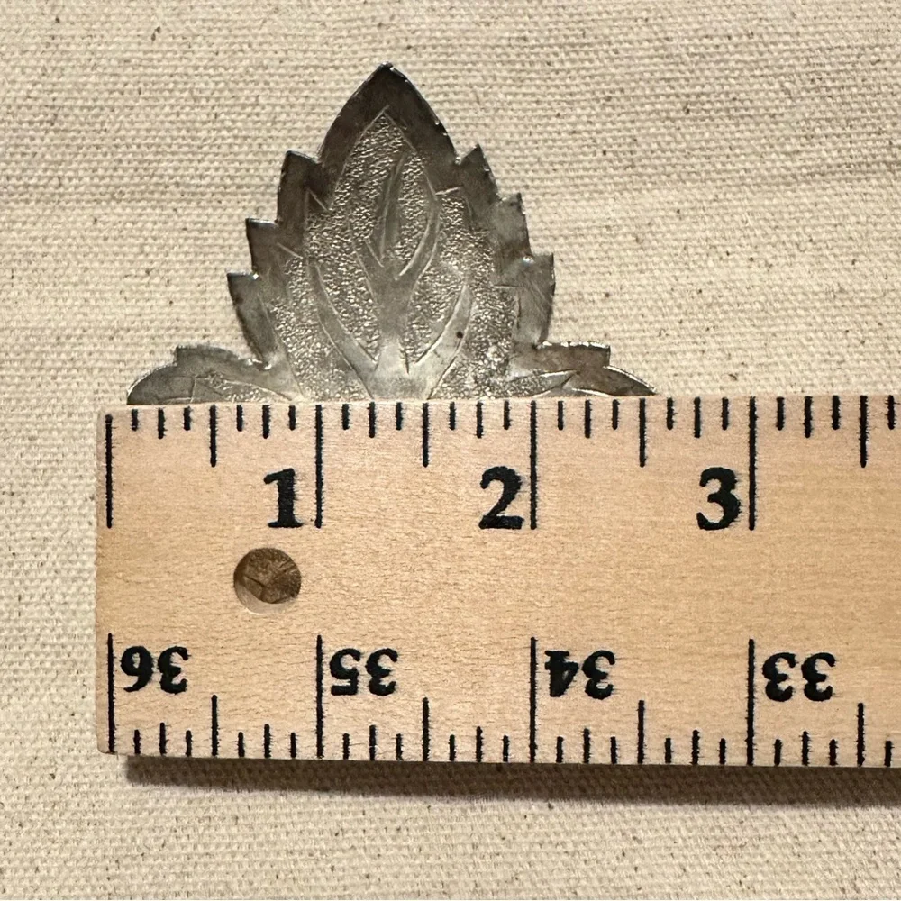 Vintage | Decor | Metal Leaf Tealight Holder